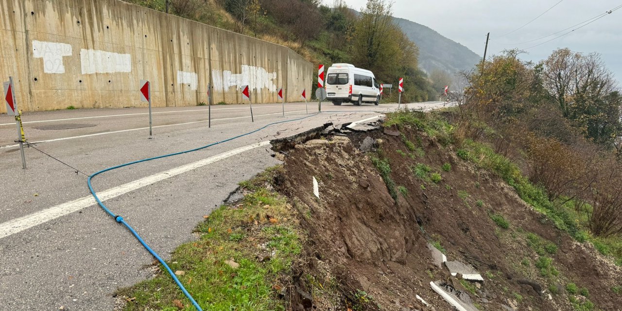 Bartın- Cide Kara Yolunda Heyelan