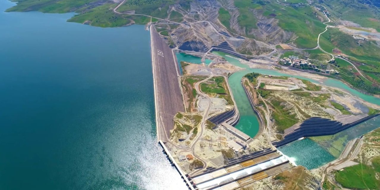 Karakaya Hes'in Türbinleri Yenileniyor