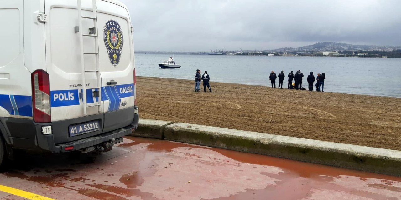 Sahilde Erkek Cesedi Bulundu