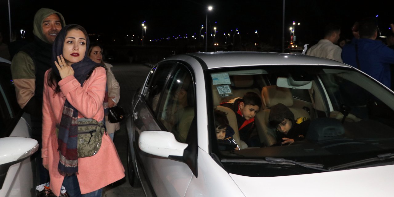 'ebi'nin Konseri İçin Van'a Geldiler, Dışarıda Kaldılar