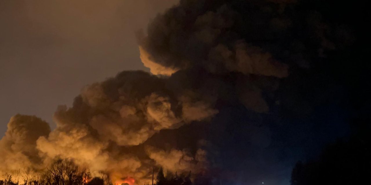 Kocaeli'nde Palet Fabrikasında Yangın