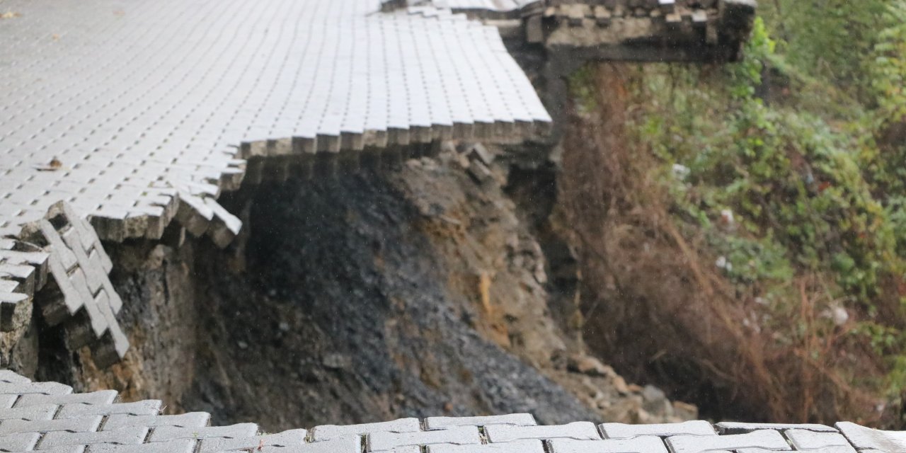 Zonguldak'ta Hastane Yolu Çöktü