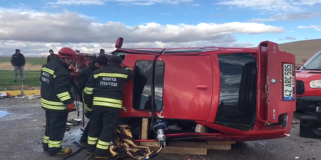 Minibüs İle Otomobil Çarpıştı: 1 Ölü, 1 Yaralı