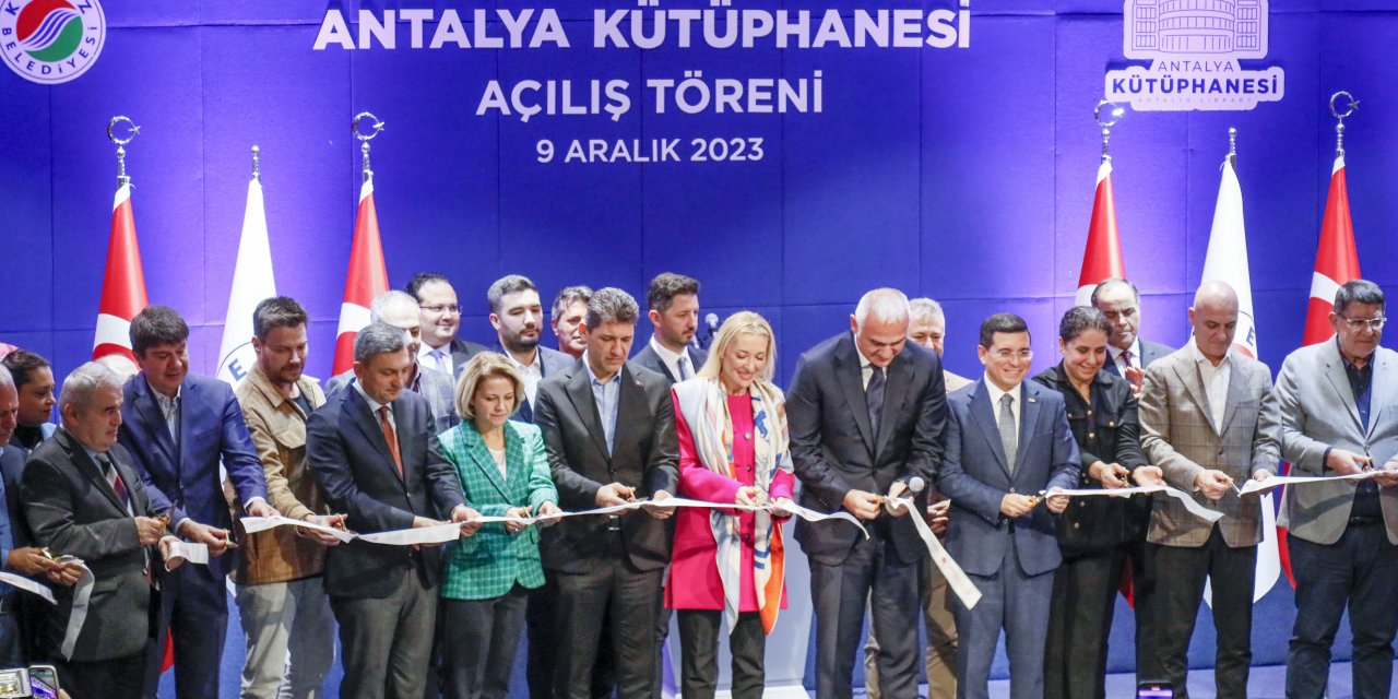 Bakan Ersoy, Akdeniz Bölgesi'nin En Büyük Kütüphanesini Hizmete Açtı