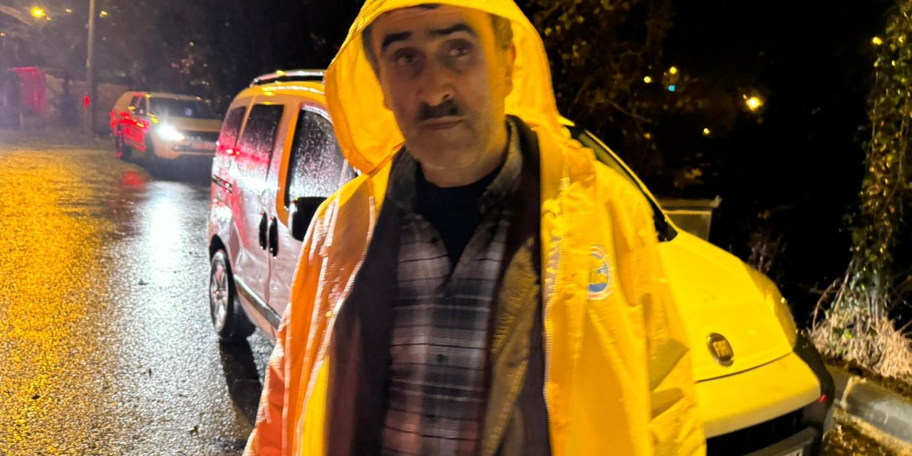 Heyelan Altında Kalan Ev Yıkıldı; Anne Ve Oğlu İçin Arama- Kurtarma Çalışması Başlatıldı (4)