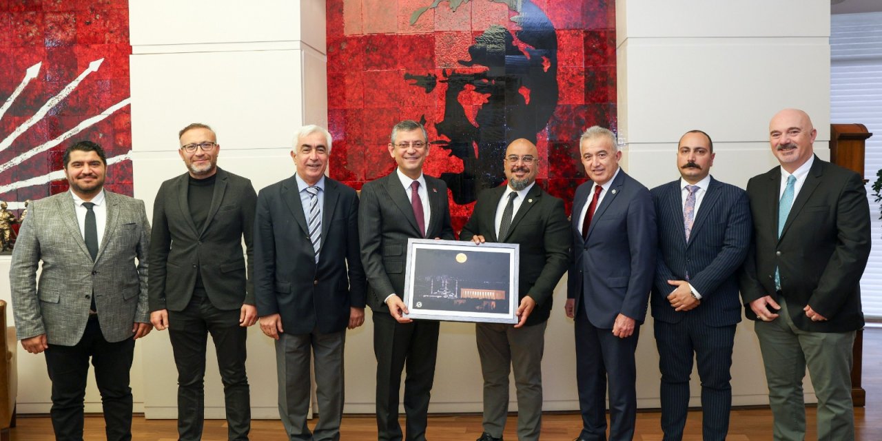 Özgür Özel: İlk Vekil Olduğumdan Bu Yana Misafirhanede Kalıyorum