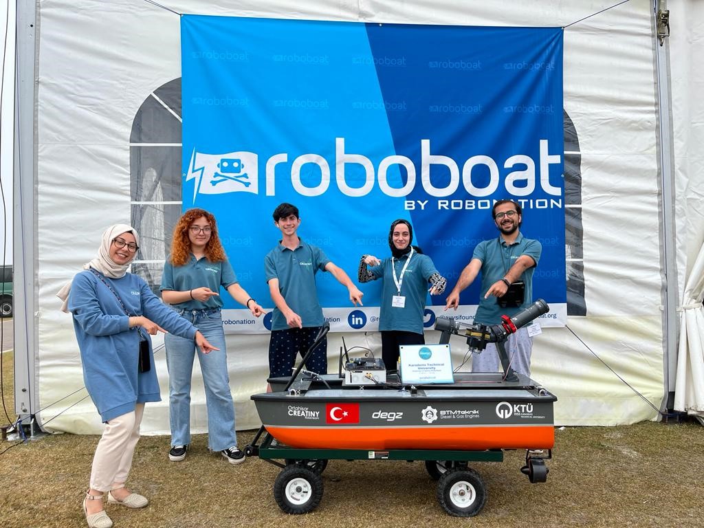 KTÜ'lü öğrencilerin elektrikli otonom su üstü aracı dünya ikincisi seçildi