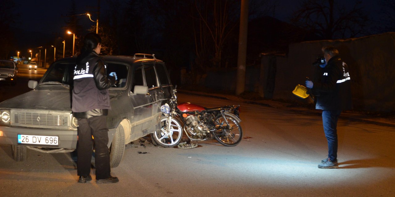 Otomobille Çarpışan Motosikletin Sürücüsü Yaralandı