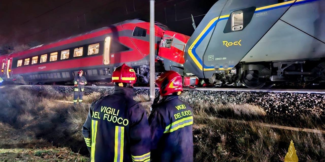 İtalya’da Yolcu Trenleri Çarpıştı: 17 Yaralı