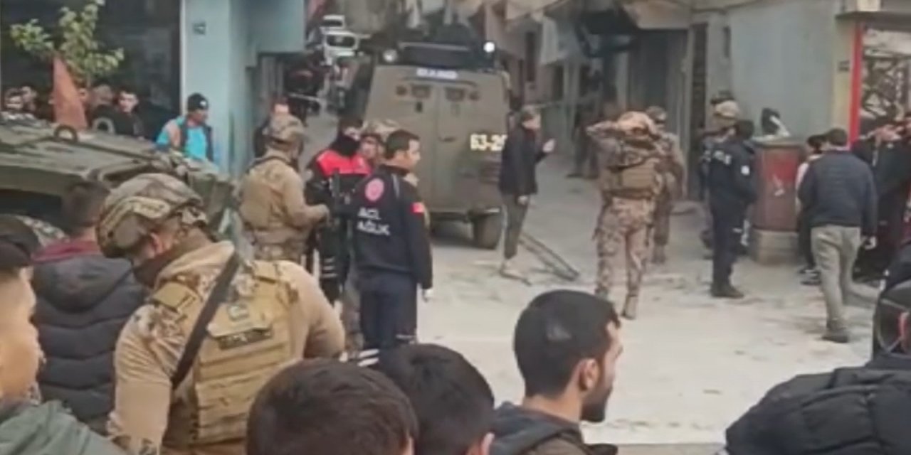 Gasbettiği Otomobilden Polise Ateş Açtı