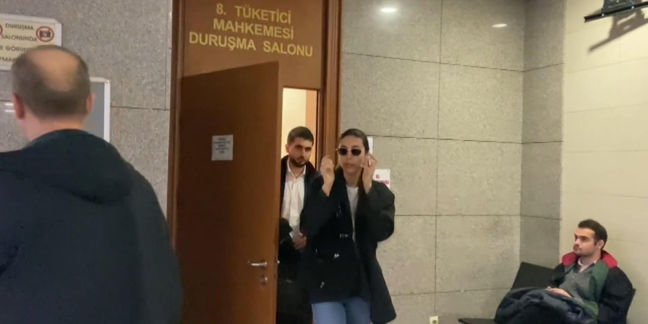 Şarkıcı Berkay Kızlarının Üzerine Düşen Mobilya Nedeniyle Firmaya "Ayıplı Mal" Davası Açtı