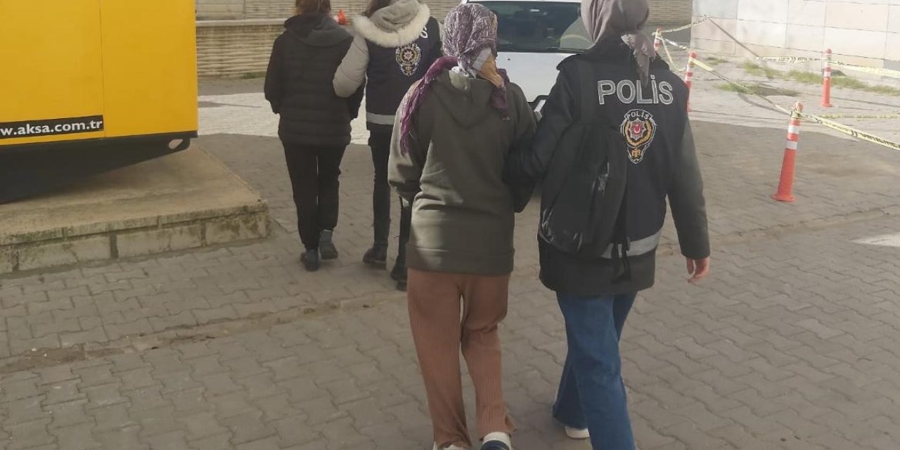 337 Bin Lira Değerinde Ziynet Eşyası Çalan 2 Şüpheliye Suçüstü