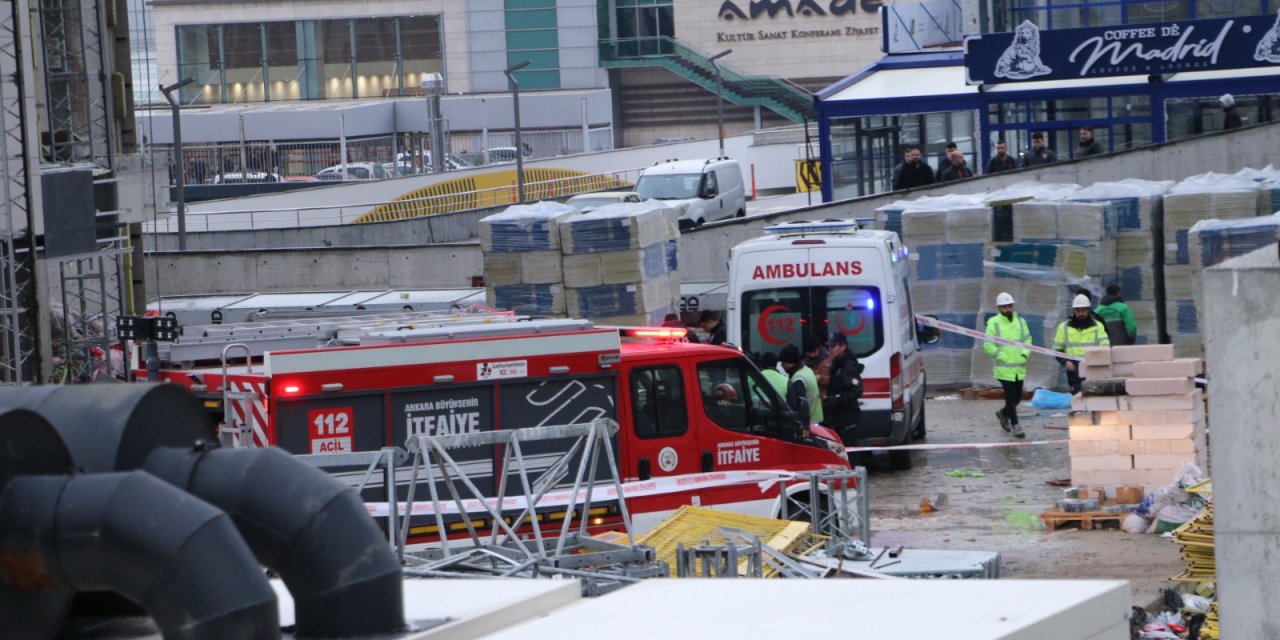 Ankara'da İnşaatın 30'uncu Katından Düşen 2 İşçi Hayatını Kaybetti