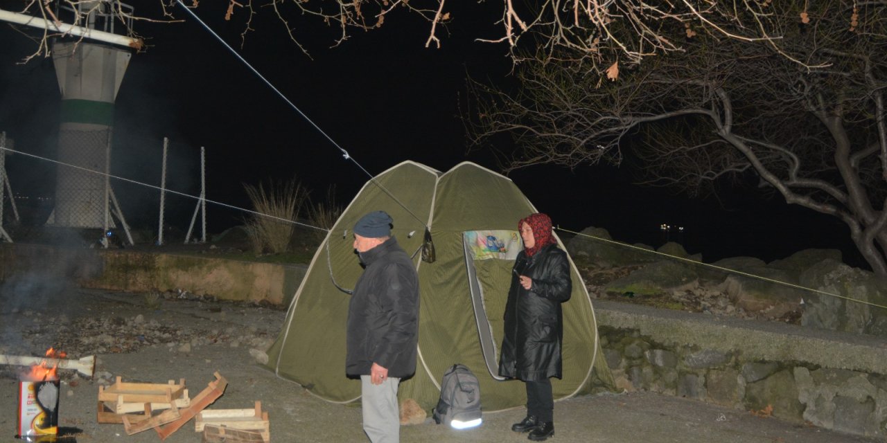 7 Mürettebatı Aranan Gemi İçin Yerinde Söküm Süreci Başlatıldı (2)