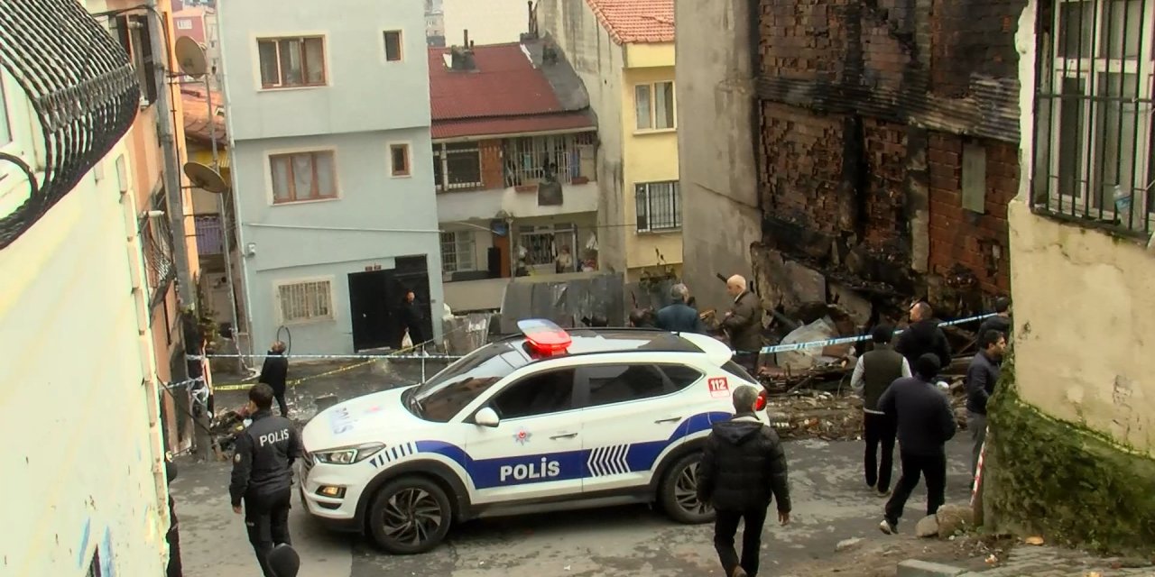 Beyoğlu'nda Bir Kişinin Öldüğü Yangınla İlgili İnceleme Yapılıyor