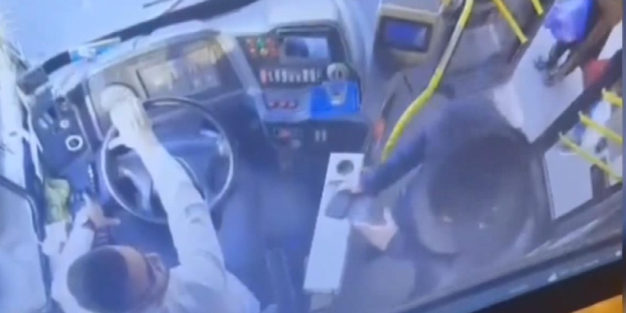 Eyüpsultan'da İett Otobüsünde Polis Tartıştığı Şoförü Darbetti