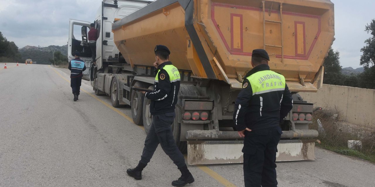 Bodrum’da Kurallara Uymayan Beton Mikseri Ve Hafriyat Kamyonlarına 3 Milyon Lira Ceza