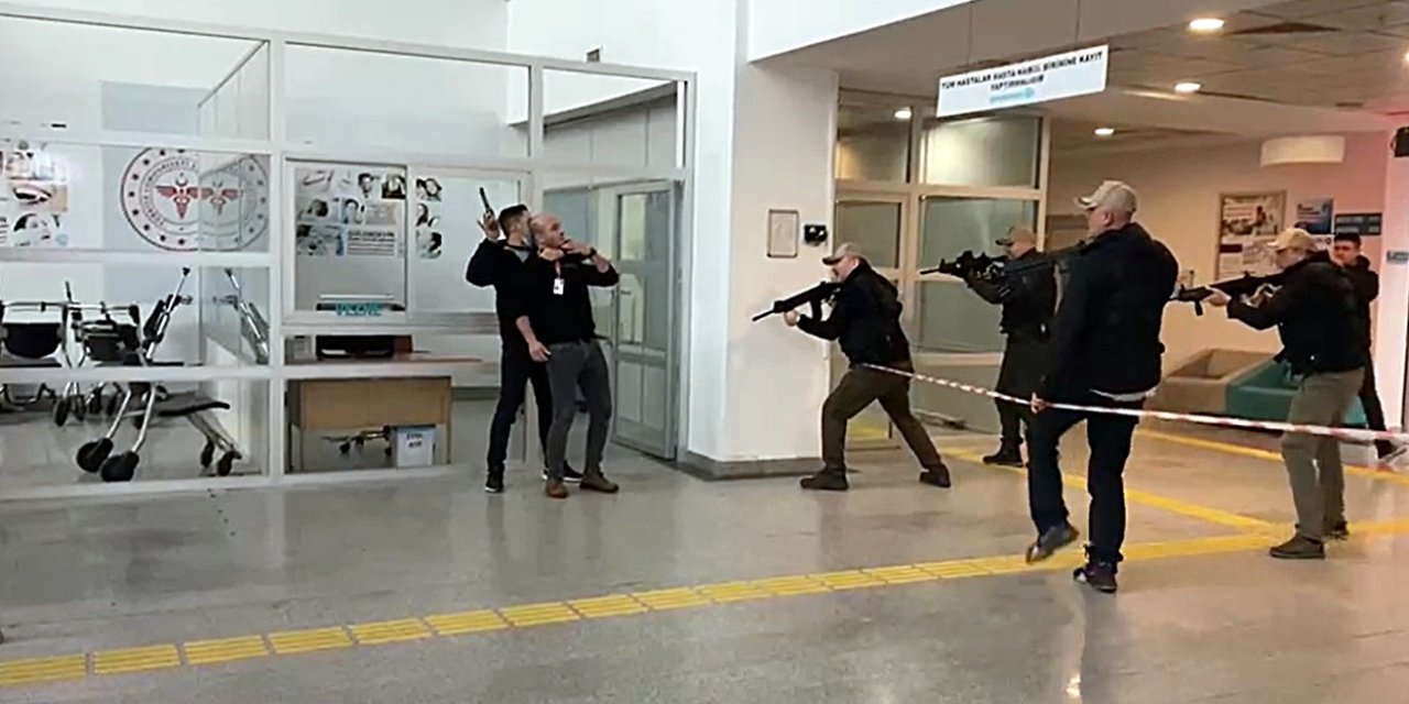 Düzce'de Polisten Gerçeğini Aratmayan Rehine Kurtarma Tatbikatı