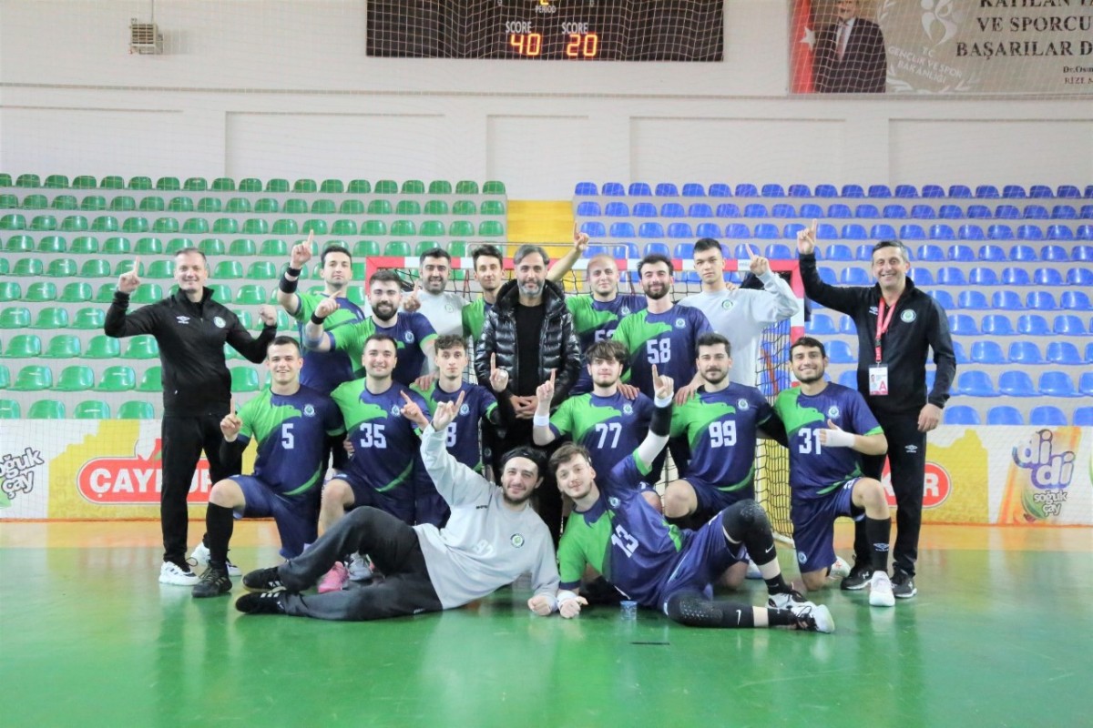 Rize Belediyespor Hentbol takımı Süper Lig yolunda Play-Off'a lider gidiyor