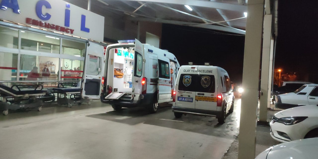 Adana'da İki Grup Arasında Çıkan Kavgada Sırtından Bıçaklanarak Öldürüldü