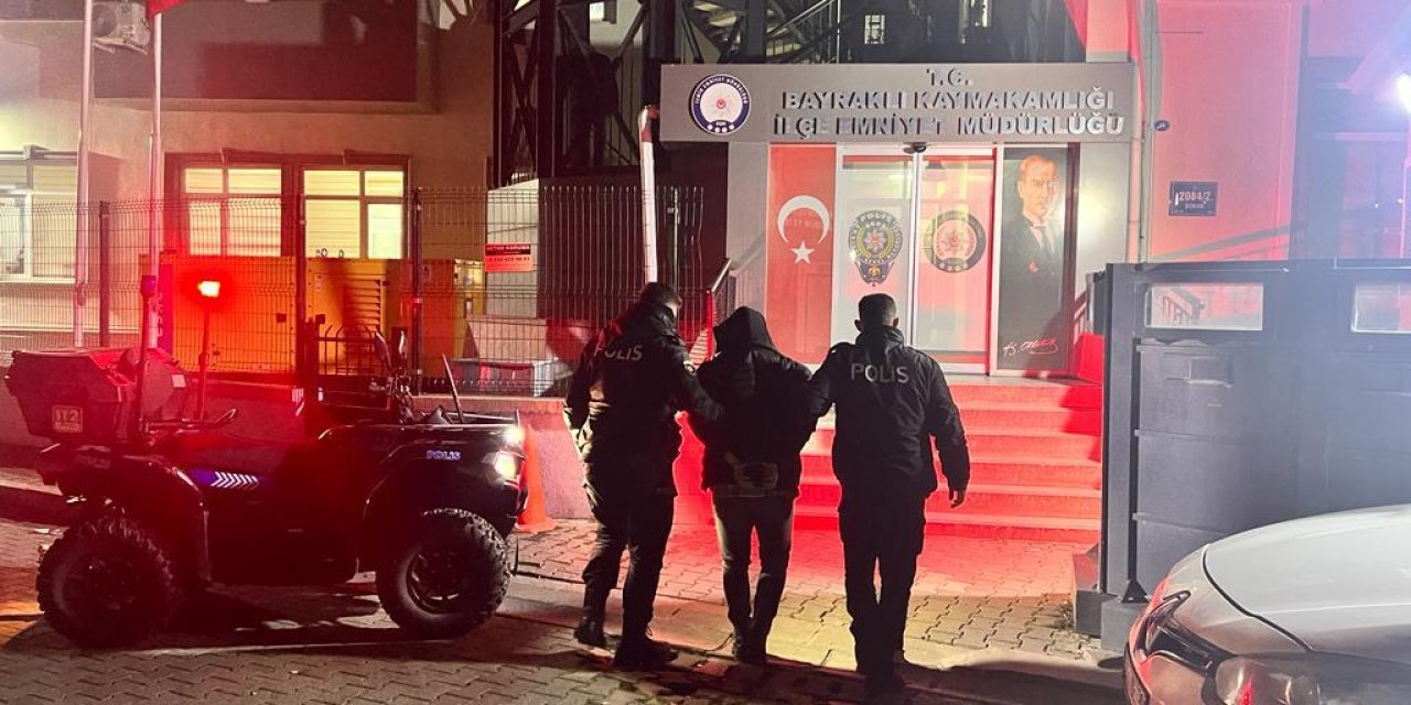 Aranan Şüpheliyi Atv'li Polisler Yakaladı