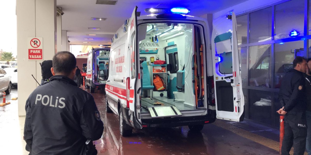 Liselilerin 'Yan Baktın' Kavgası; 1 Ölü, 1 Yaralı