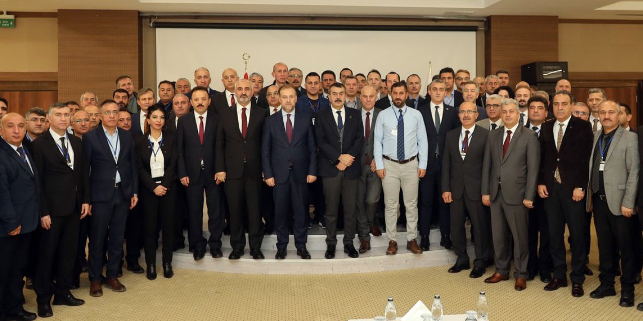 Bakan Tekin, Mesleki Eğitim Seminerine Katıldı