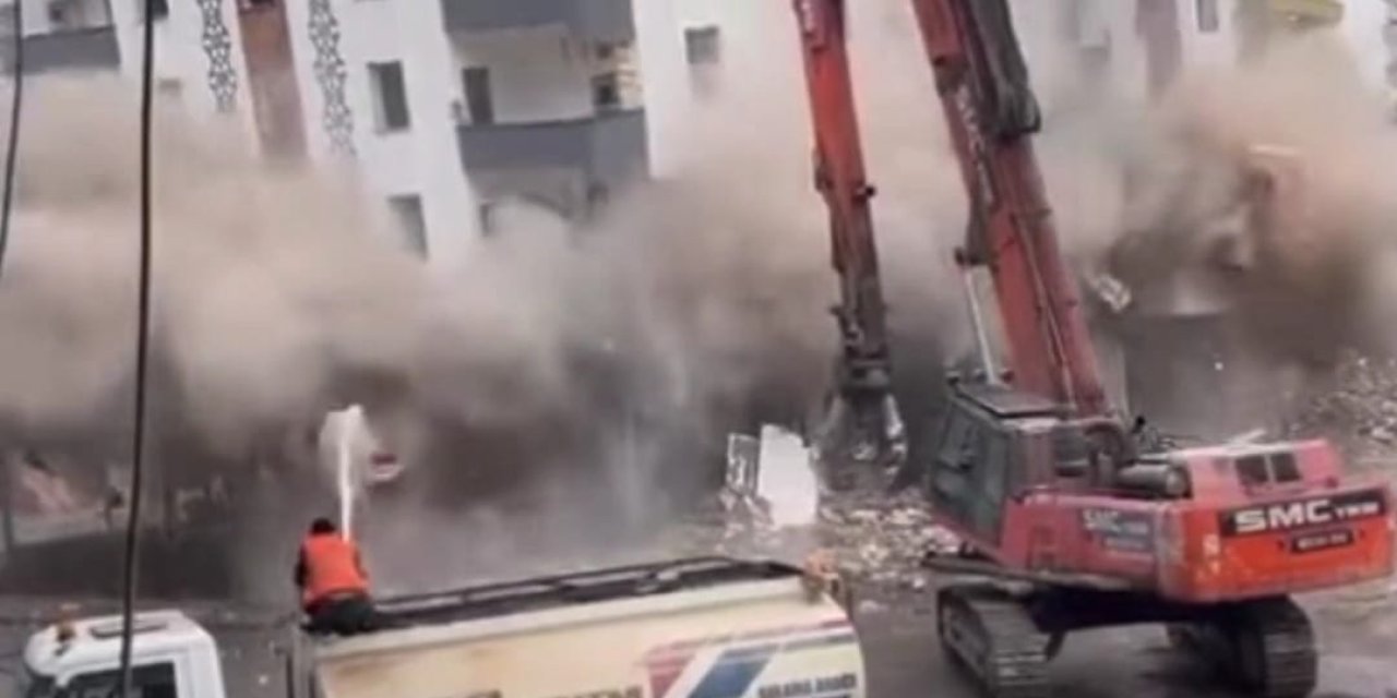 Diyarbakır’da 8 Katlı Bina, Yıkım Sırasında Çöktü