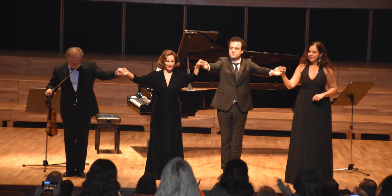 İzmir'de Cumhuriyetin 100'üncü Yılına Özel 'atatürk'Ü Anlamak' Konseri