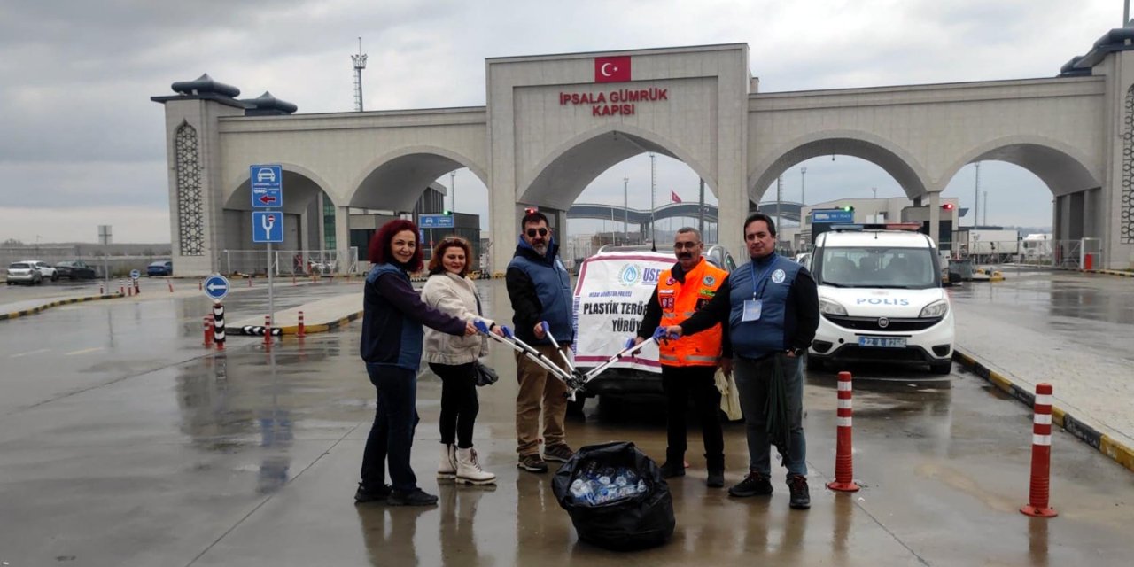 'plastik Terörü'ne Dikkat Çekmek İçin Kars'tan Edirne'ye Yürüdüler
