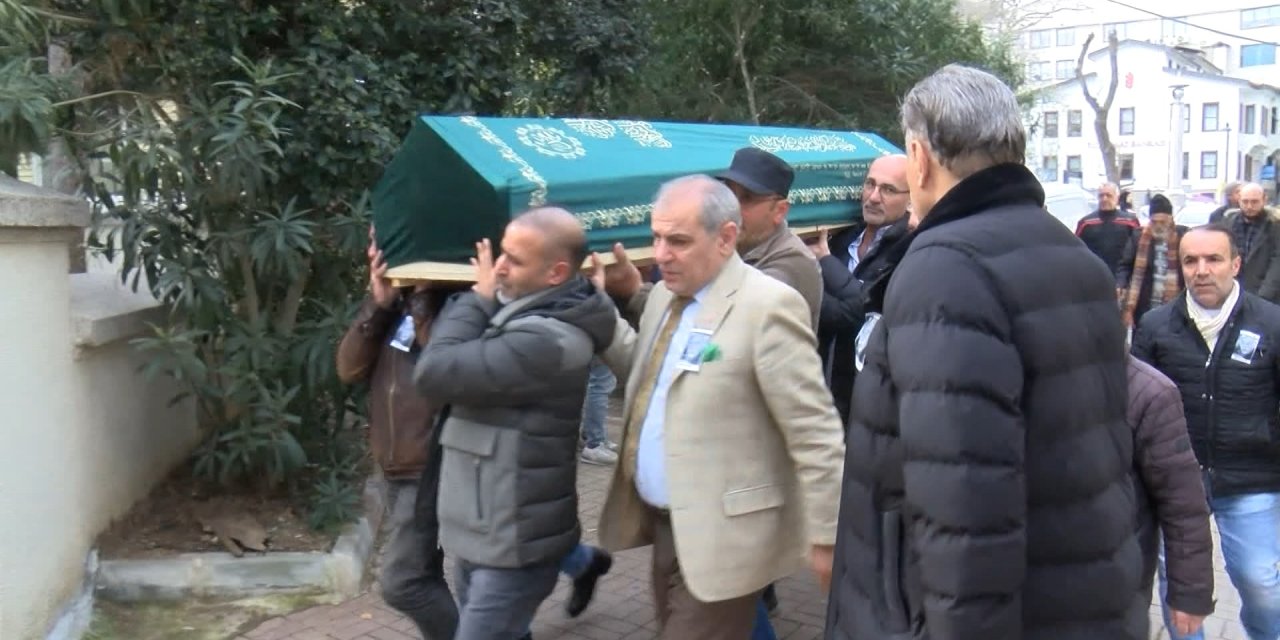 Yönetmen Ve Senarist Yılmaz Atadeniz Son Yolculuğuna Uğurlandı