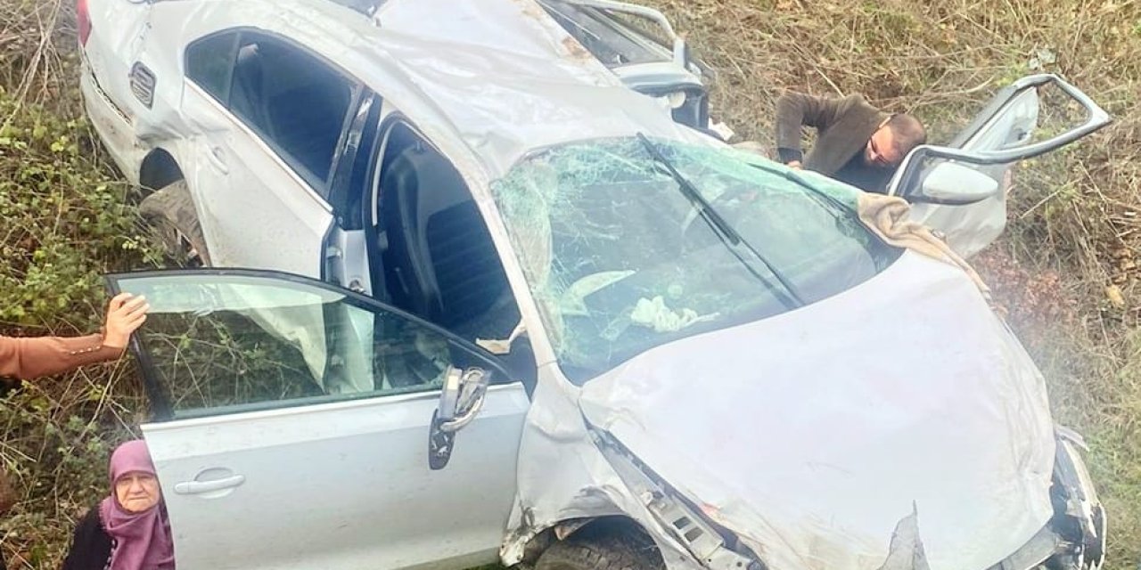 Bursa'da Tır'ın Çarptığı Otomobildeki Evli Çift Yaralandı