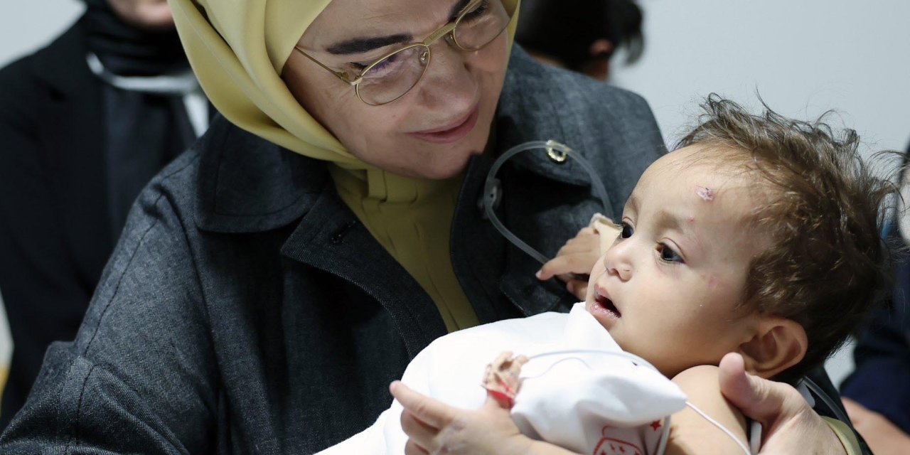 Emine Erdoğan, Gazze'den Getirilen Çocukları Hastanede Ziyaret Etti