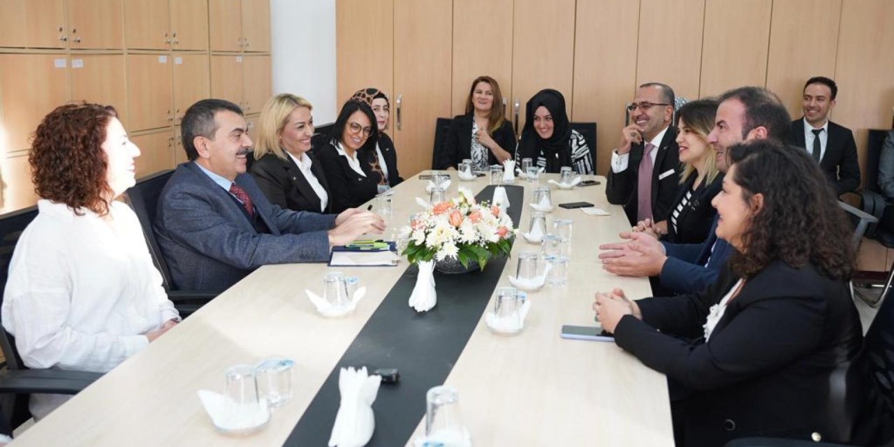 Bakan Tekin, Öğretmenlerle Bir Araya Geldi