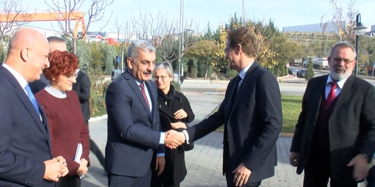 Ab Türkiye Delegasyonu Başkanı Landrut, Ankara'da Sanayicilerle Buluştu