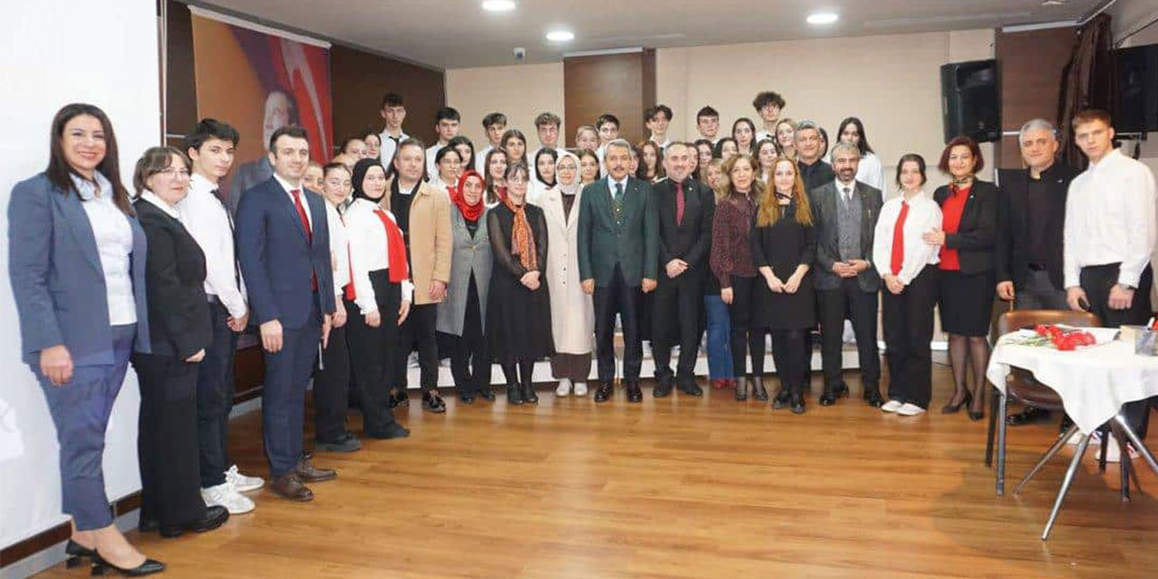 Rize'de 24 Kasım Öğretmenler Günü Programı Yeniden Sahnelendi