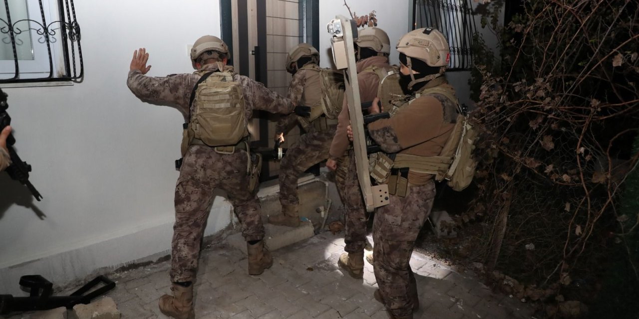 Mersin'de, 'Şahinler' Suç Örgütüne Operasyon: 5 Gözaltı