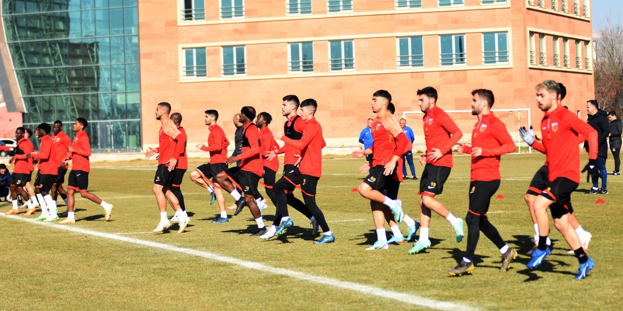 Recep Uçar: Fenerbahçe Karşısında Arzu Ettiğimiz Skoru Almak İstiyoruz