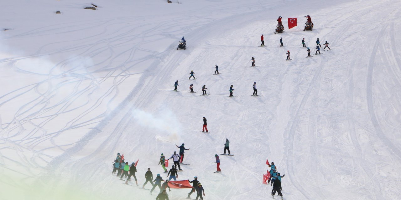 Hakkari'de Kayak Sezonu Açıldı