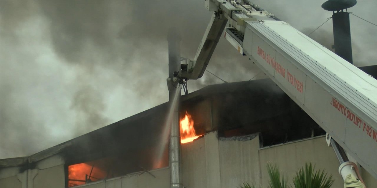 Bursa'da Tekstil Fabrikasında Yangın (3)