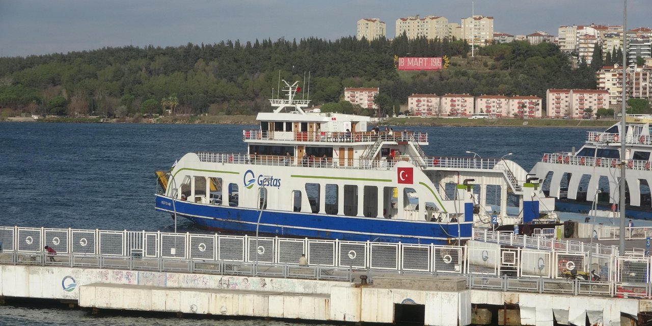Bozcaada Ve Gökçeada Feribot Seferlerine Fırtına Engeli