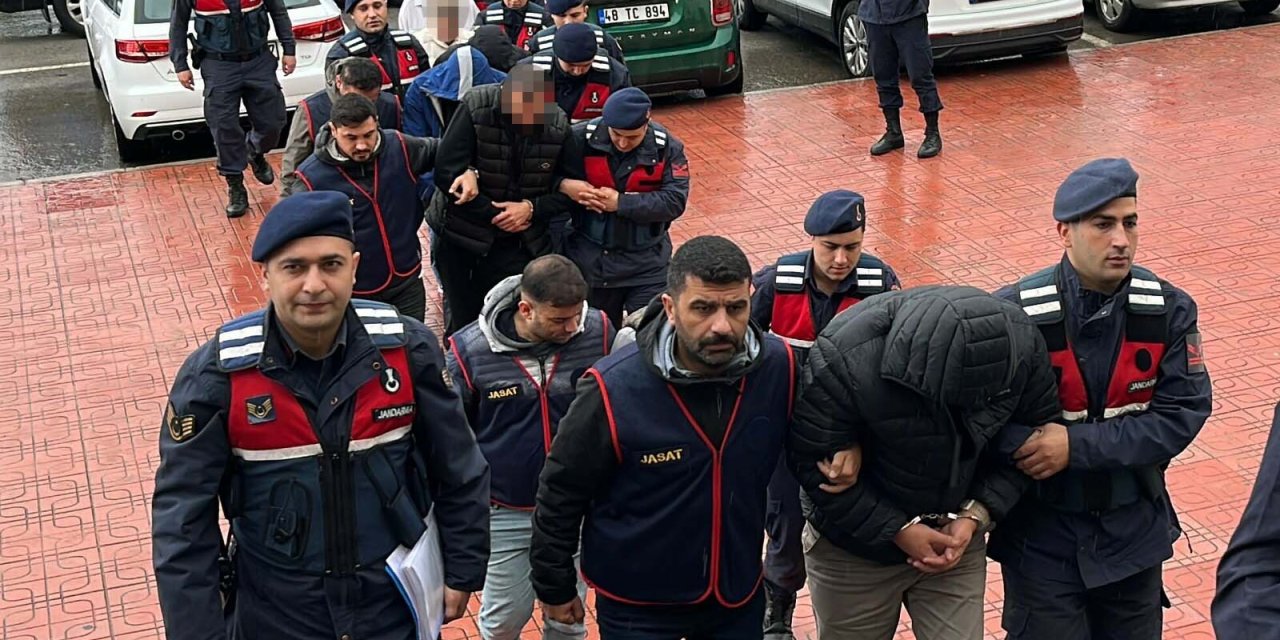 Muğla’da 1001 Kaçak Göçmen, 24 Göçmen Kaçakçısı Yakalandı