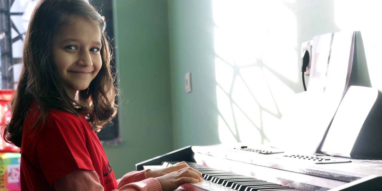 7 Yaşındaki Nisa, Bale Ve Piyanoya İlgisiyle Lösemiyi Yendi