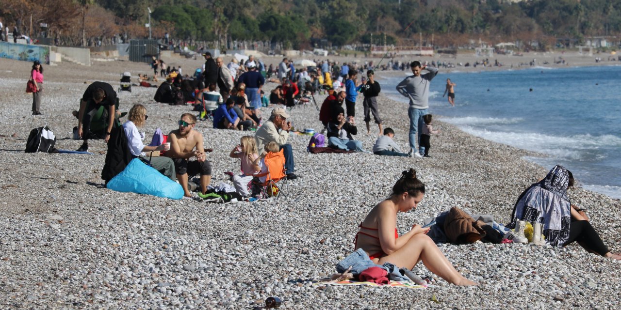 Antalya'da Yağış Sonrası Deniz Keyfi