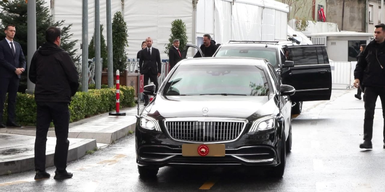 Cumhurbaşkanı Erdoğan Ak Parti İstanbul İl Başkanlığı'nda