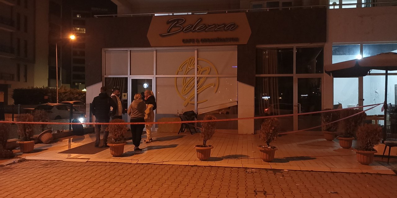 Bursa'da Doğum Günü Kutlaması Yapılan Kafenin Asma Tavanı Çöktü