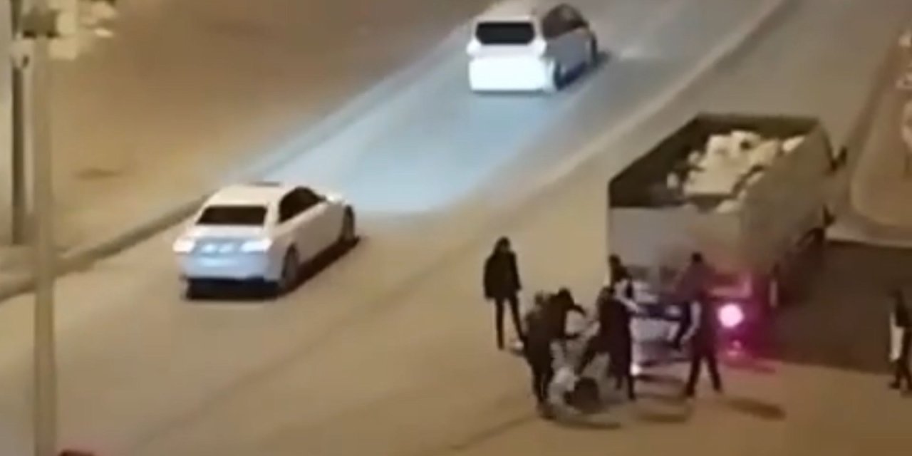 5 Kişi Tarafından Dövüldü; O Anlar Kamerada