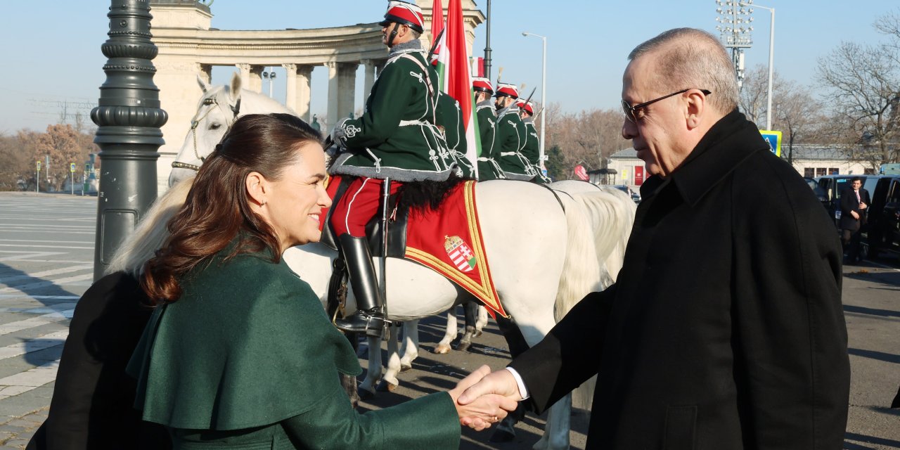 Cumhurbaşkanı Erdoğan, Macaristan’da Resmi Törenle Karşılandı - Ek Fotoğraflar