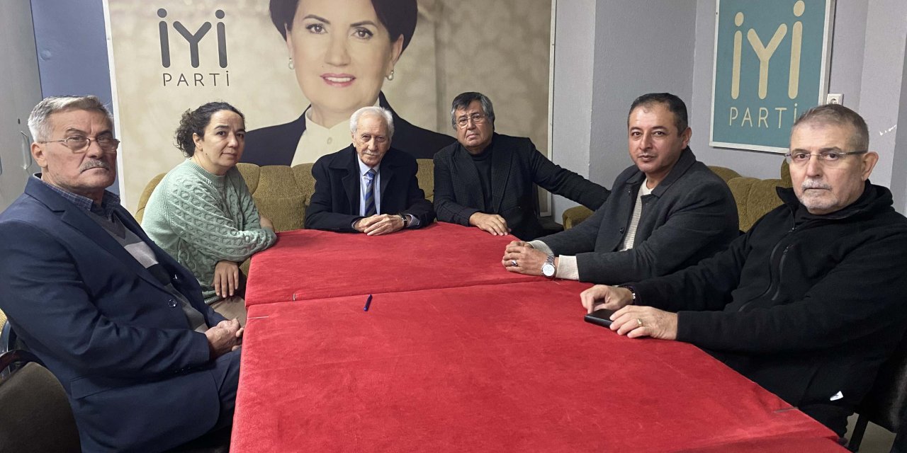 Alaşehir İyi Parti’de 21 İstifa
