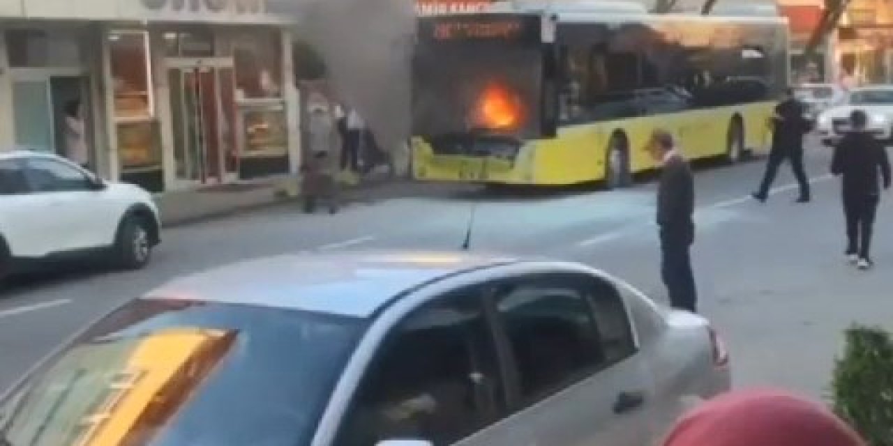 Sarıyer'de Seyir Halindeki İett Otobüsünde Yangın Çıktı